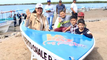 Entregan-Presidenta-Municipal-y-Gobernador-de-BCS-muelle-flotante-en-Puerto-Chale-3