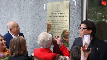 FOTO-BOLETIN-1137-DEVELACION-PLACA-810×540-1