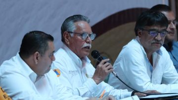 FOTO-BOLETIN-SGG-INSTALAN-CONSEJOS-MUNICIPALES-PC-810×540-1