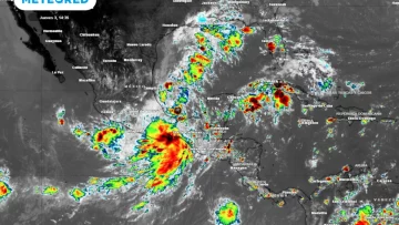 remanentes-de-la-depresion-tropical-11-e-seguiran-generando-lluvias-torrenciales-en-mexico-1727994471315_1024