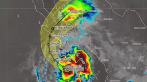Lorena se intensifica a huracán categoría 1; impactará dos veces en México
