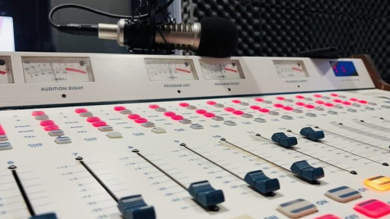 Integra IERT radionovelas a su programación para fortalecer la oferta cultural