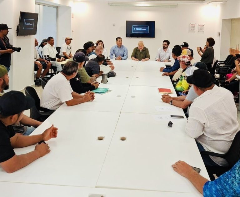 Sostiene Gobernador encuentro con prestadores de servicios turísticos de Los Cabos; acuerda reunión con Marina