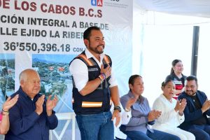 Familias reciben la pavimentación integral de la calle Ejido La Ribera en la colonia Ejidal I