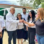 Sostiene Gobernador diálogo con habitantes de Los Cabos en materia de salud y entrega unidades de transporte