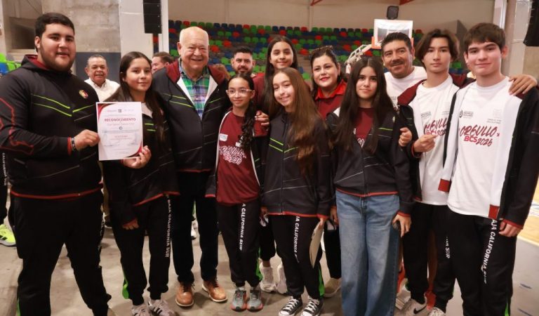 Reconoce Víctor Castro a estudiantes sudcalifornianos por su desempeño en competencias nacionales
