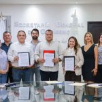 Gobierno BCS y Banco Santander firman convenio para impulsar MiPyMEs y 5 mil becas de formación
