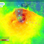 “Simon” ya como huracán categoría 2 en el Pacífico mexicano, esta generando lluvias torrenciales y oleaje alto en México